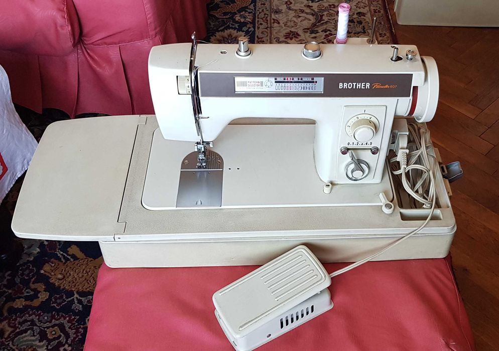Шевна машина Brother Model F No. 2 4 1 6 2 2
