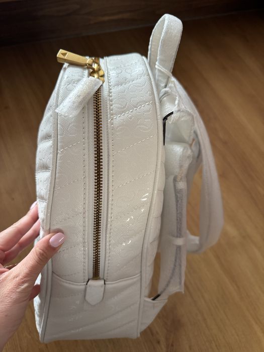 Раница Guess оригинална нова