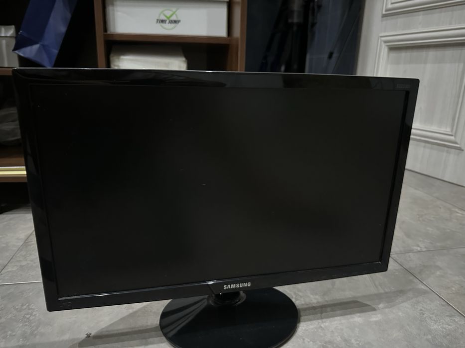 Монитор Samsung 22" Full HD (S22D300NY)