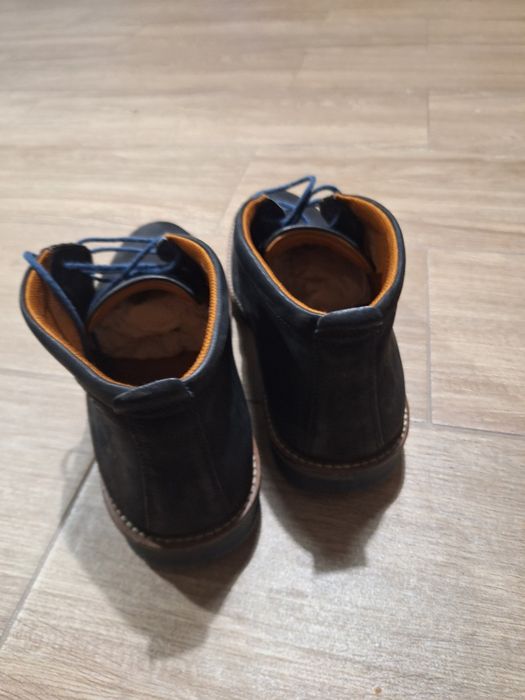 Papuci  ECCO bleumarin nubuc, mărimea 43, chukka boots, șireturi albastre