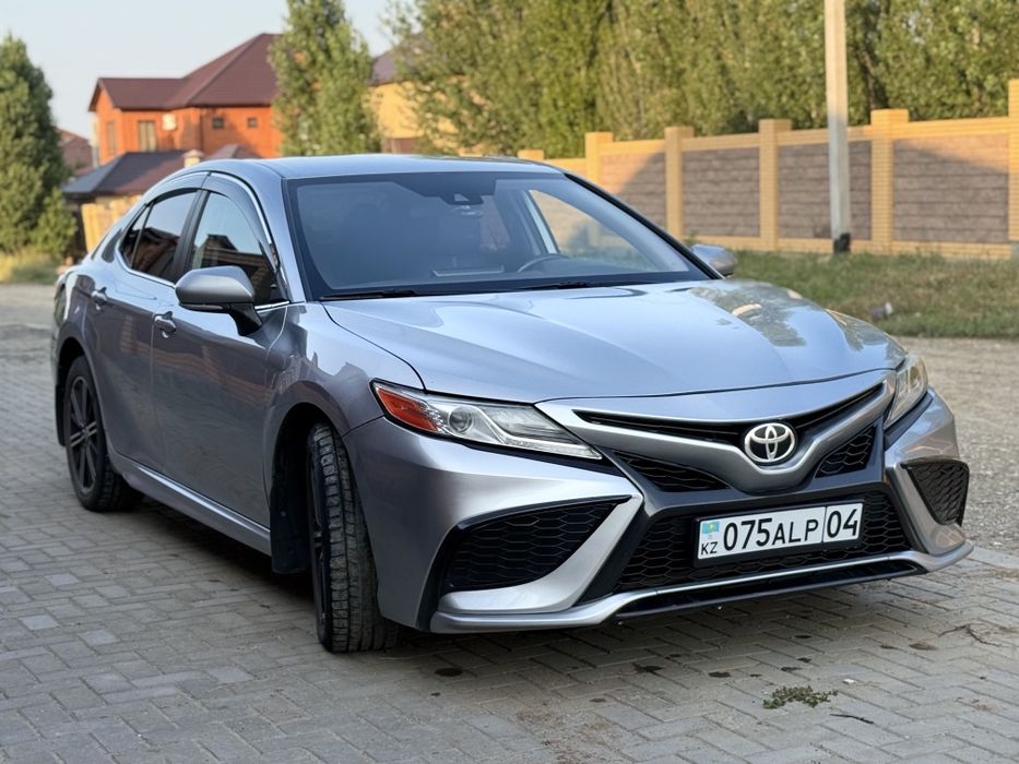 Toyota Camry 75 2021
