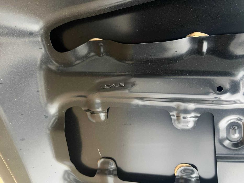 Капот оригинал на Lexus LX570