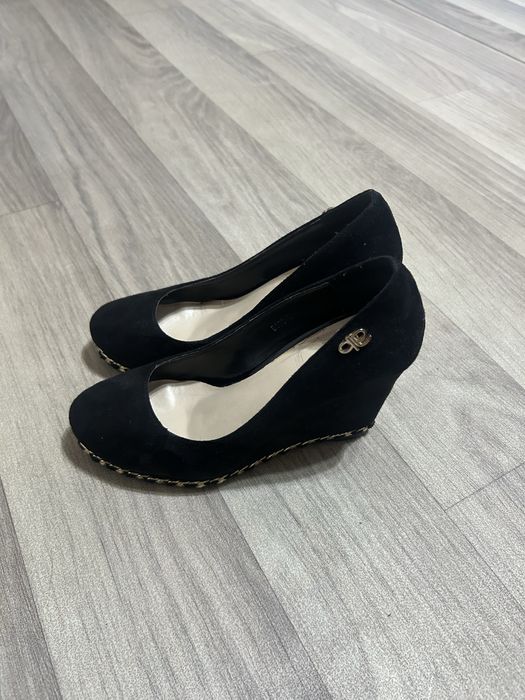 Туфли черные и голубые