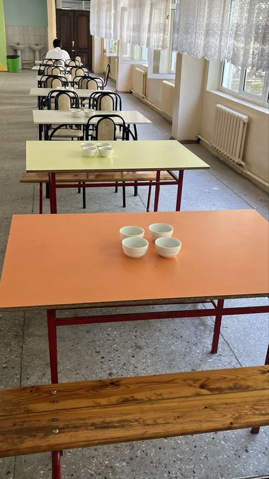 Стол железный сверху ламинат