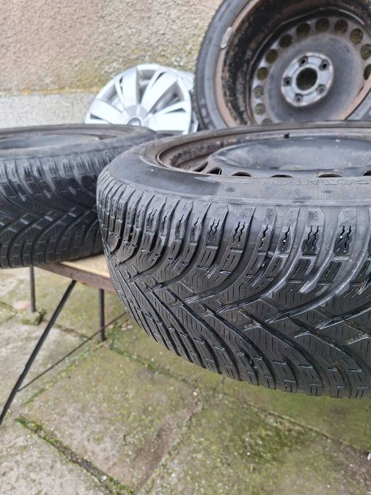 4 броя зимни гуми 205/55 R16 91H  BF Goodrich g-force winter заедно с 4 броя стоманени джанти и предпазни тасове