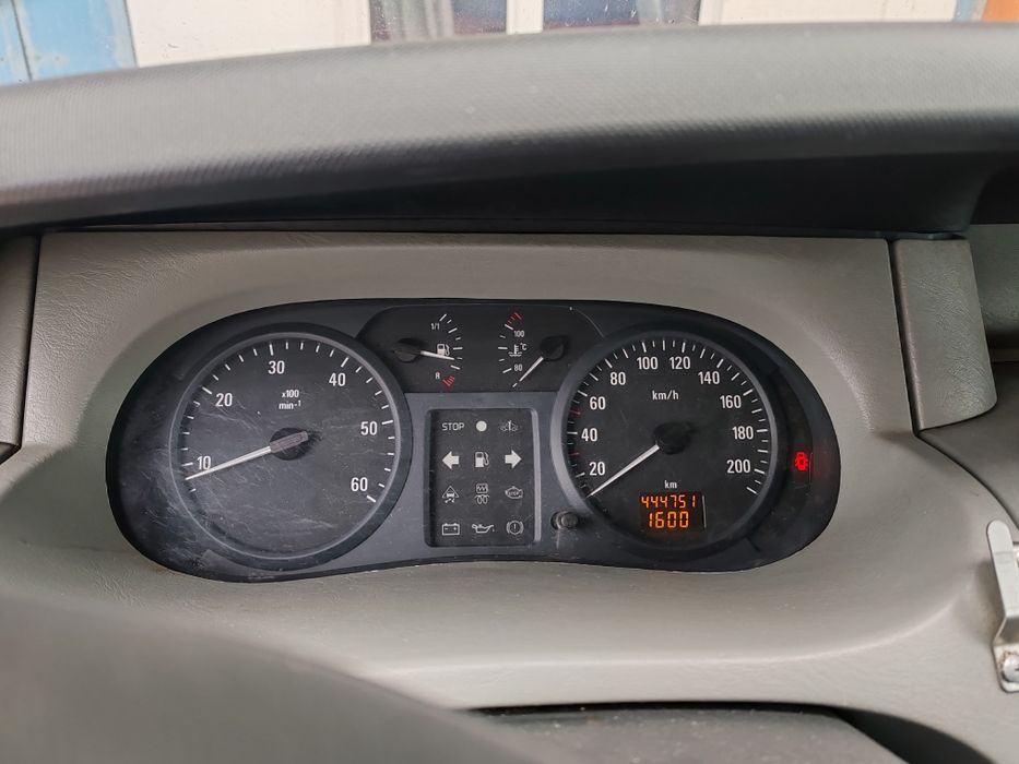 Vând Opel vivaro 1,9