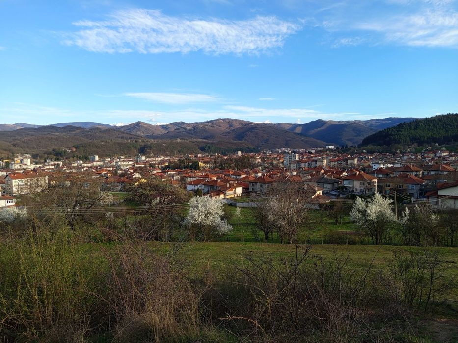 Продавам Парцел Троян