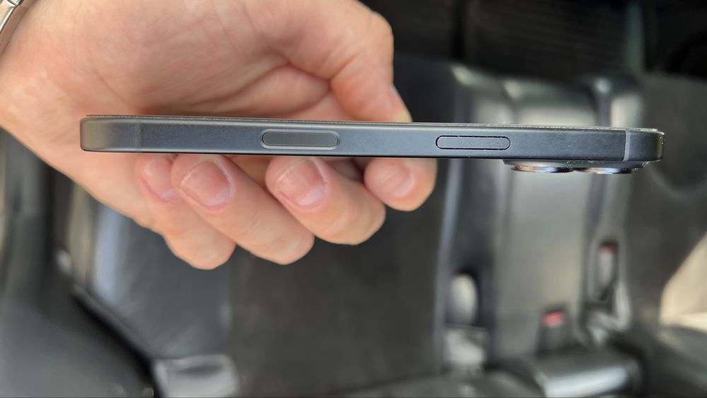 Vînd iphone 16 128 gb