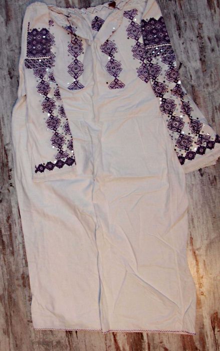 Ie taraneasca veche de 100 de ani