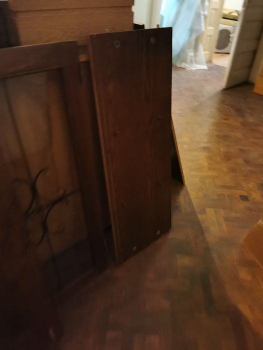 Corp mobilier bine întreținut complet