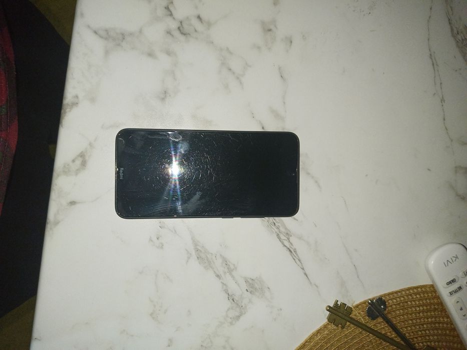 Продам телефон б/у Redmi 8