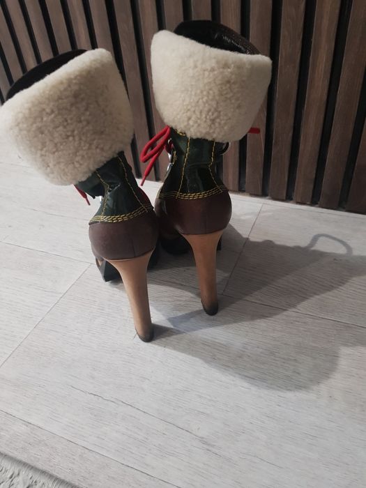 Продам стильные ботинки.