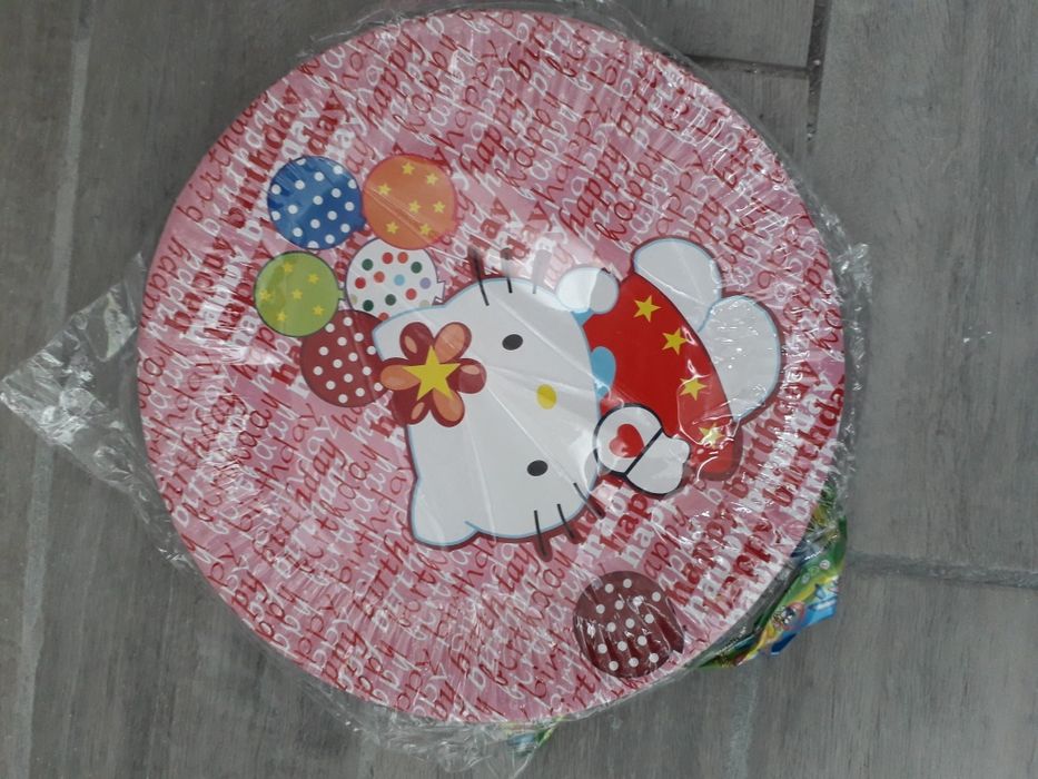 Картонени парти чинийки Hello Kitty