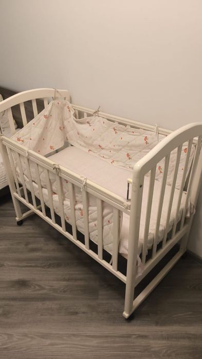 Продам комплект мебели кровать и шкаф