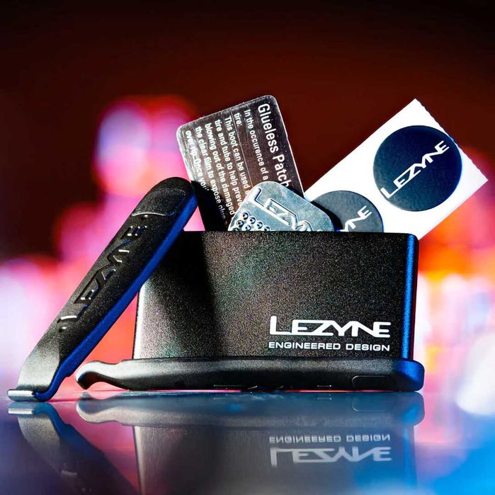 Комплект за ремонт на вело гуми Lever Kit (лепенки, щанги, кутия)