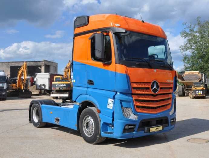 Dezmembrari camion Mercedes Actros MP2 MP3 4x2 cap tractor piese
