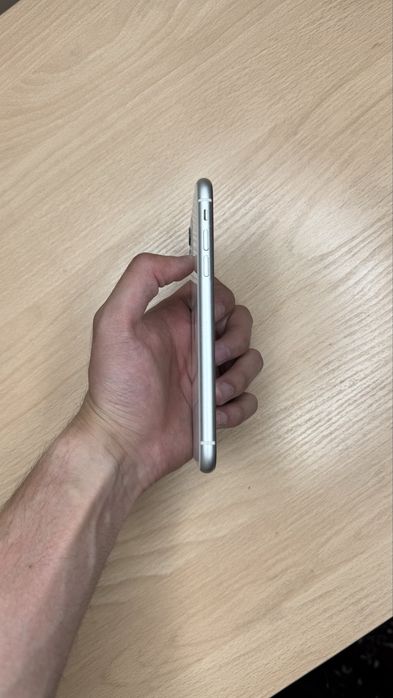 iPhone 11 100%
