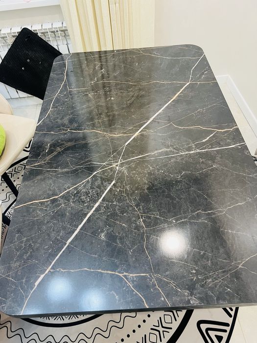 Продам кухонный стол