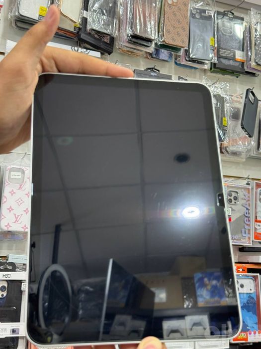 A16 ipad 128gb srochna 335$