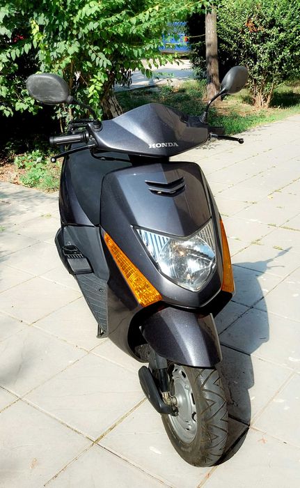 скутер Honda lead 100