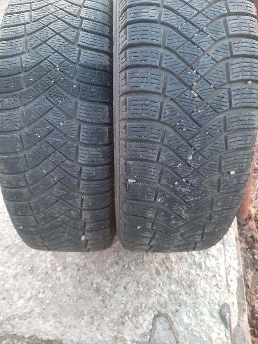 Продам шины 215/65/16 пирелли