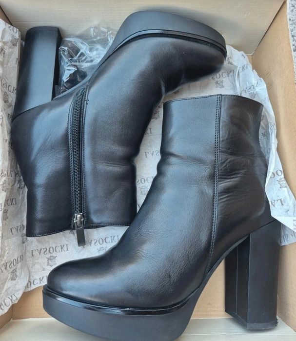 Ghete din piele naturala neagra,Lasocki,marimea 37, captusite, comode