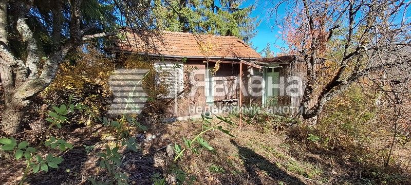 ЯВЛЕНА ЛАГЕРА продава парцел в с. Мала Раковица