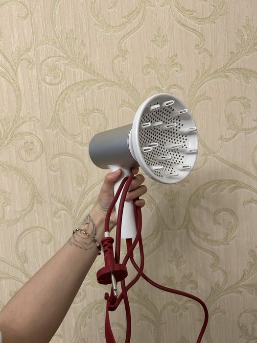 Крутой Фен с двумья насадками