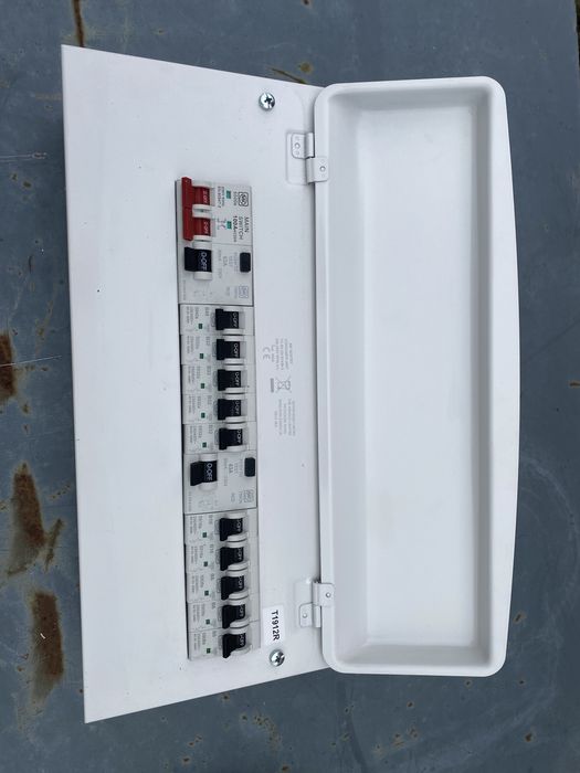 Dablou de siguranta electric de metal cu zece esiri