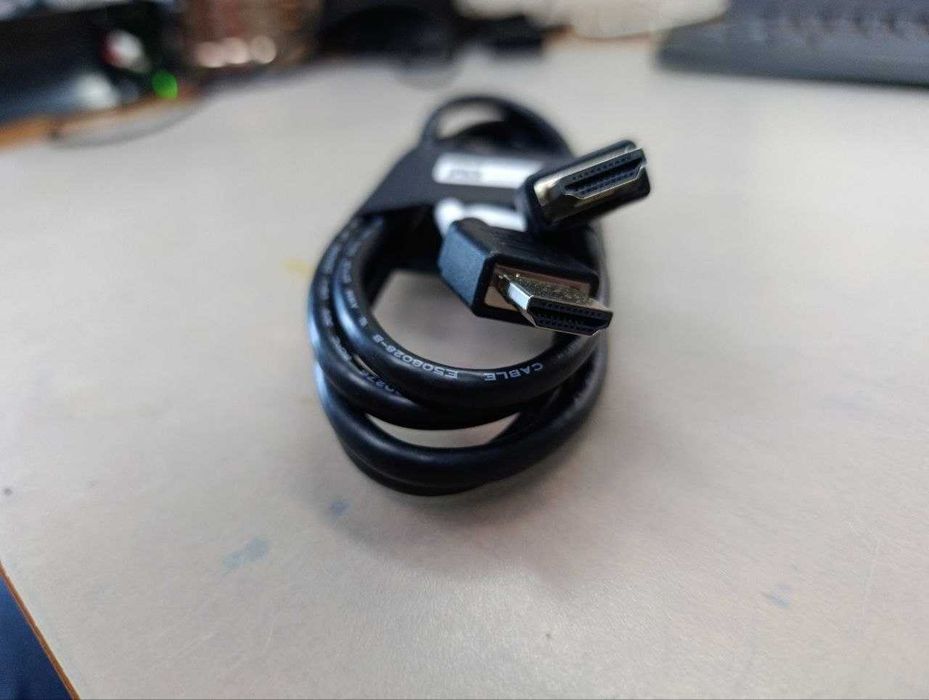 Кабель HDMI. Для компьютера и телевизора.