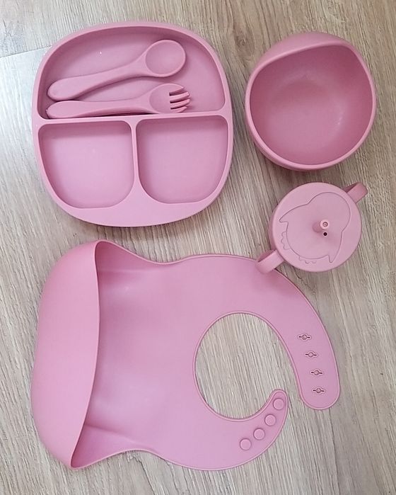 Силиконовая посуда для малышки