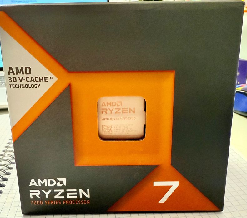 Vând procesor AMD Ryzen 7 7800x3D