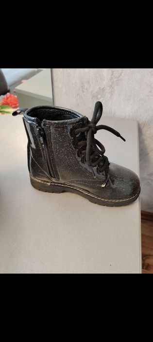Продам демисезонные ботинки на девочку