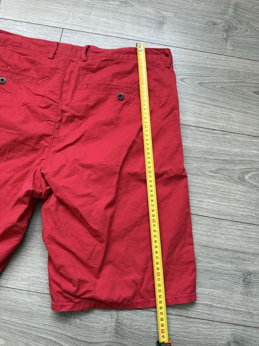 Pantaloni scurti Gant in stare buna