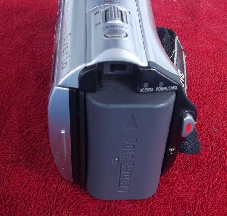 JVC GZ M90E камера