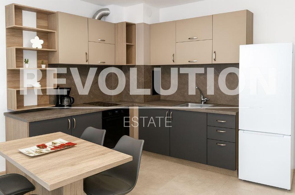 Дава се под наем Тристаен апартамент в Варна, Възраждане 2 - 85 кв.м за 750 € - Снимка #3