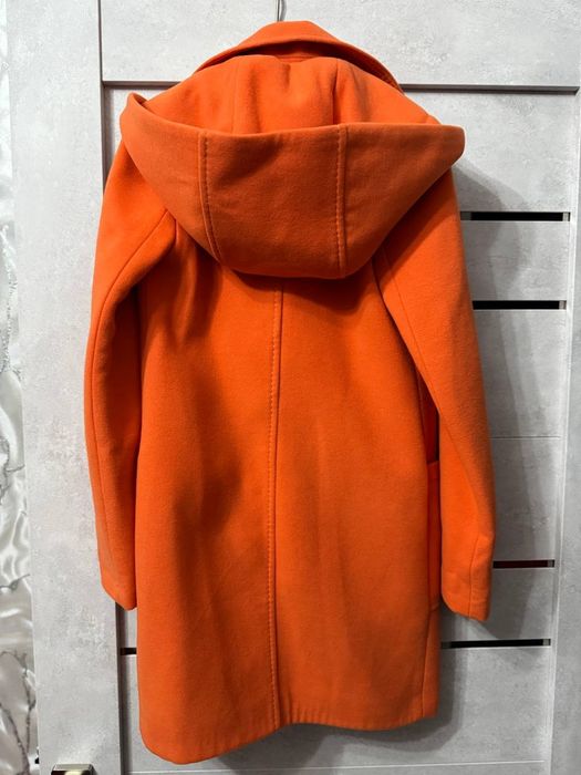 Новое пальто, 36 размер,  на 10-11 лет.