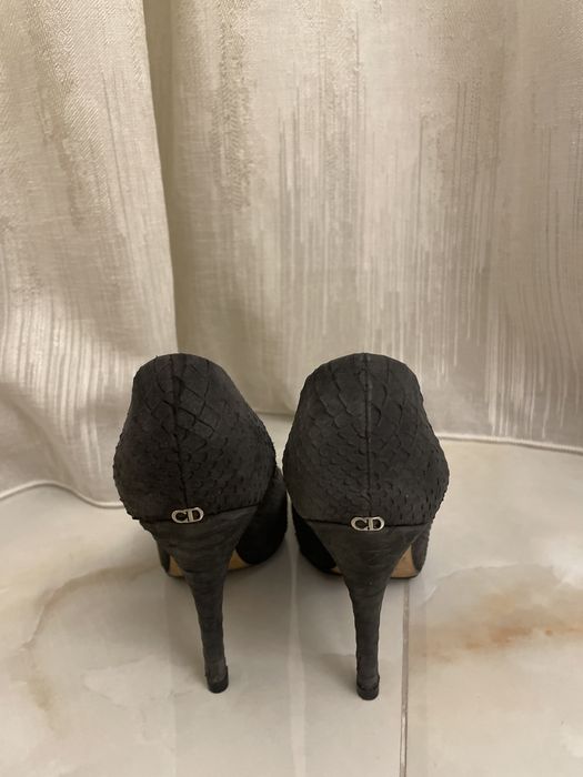 Каблуки серые dior, черные gucci (все оригинал)