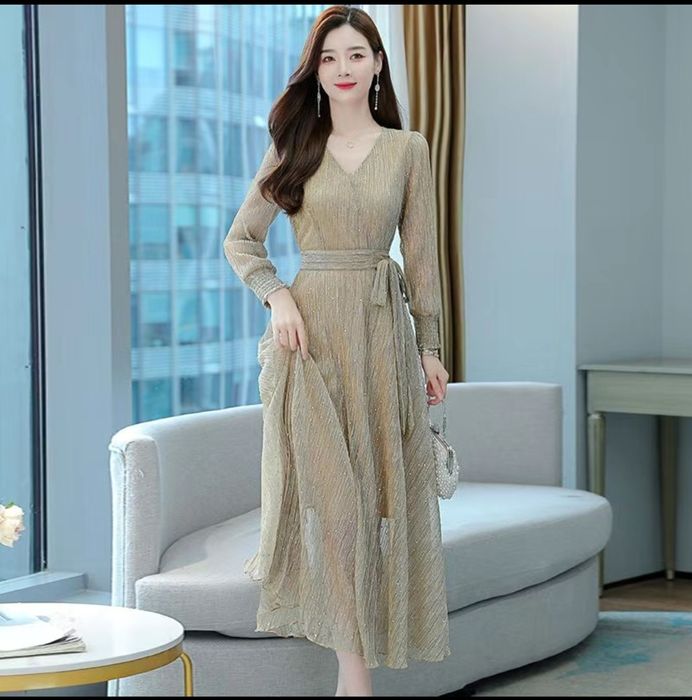 Блестящее платье