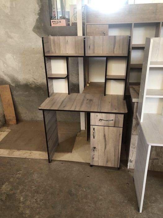 Письменный стол