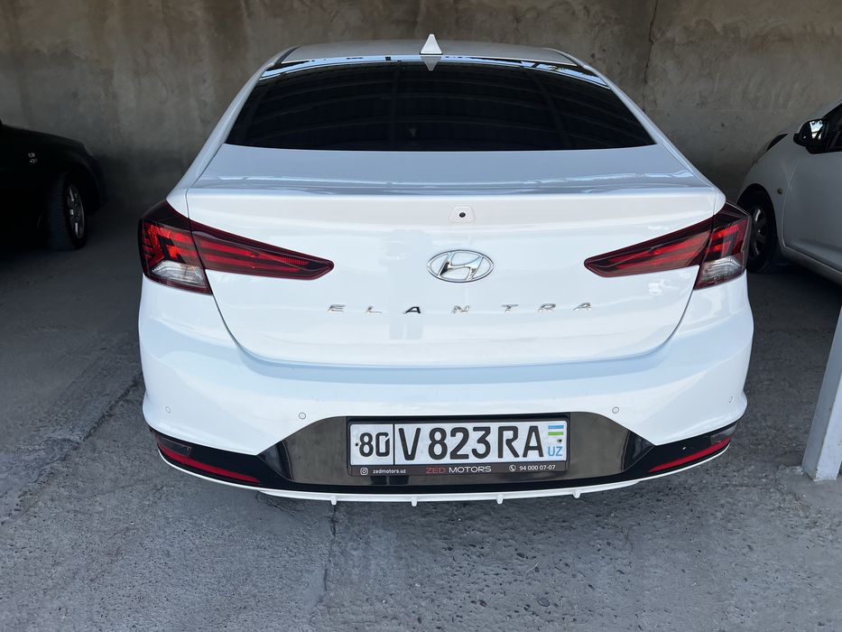 Hyundai Elantra 2020 года