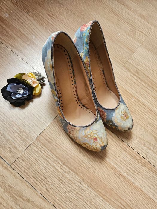 Обувки на ток 40н.