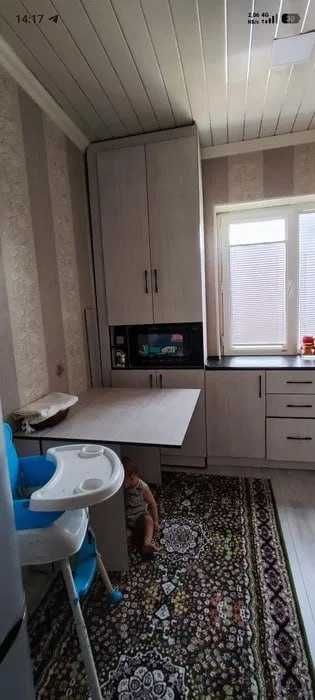 Олмазор тумани Себзор  1 хона 42 м2 балкон 2х6 Срочно  без торг