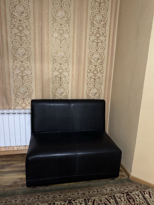 Продам кожанный диван