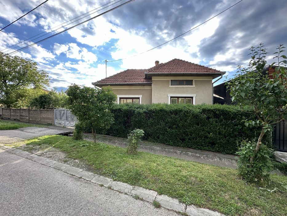 Casa de vanzare -zona Centrala,Teren generos 764mp