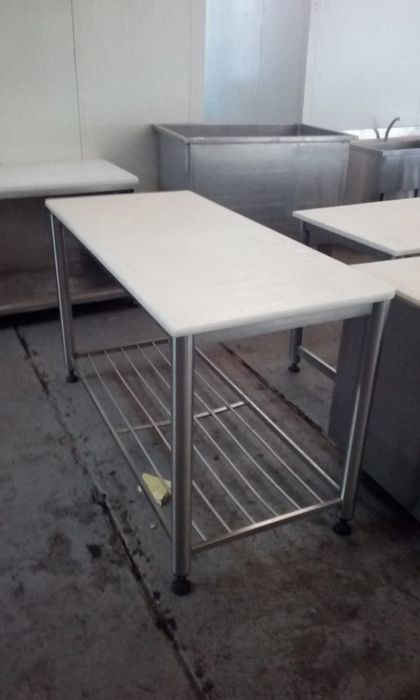 Masa inox tranșare cu blat de polietilena