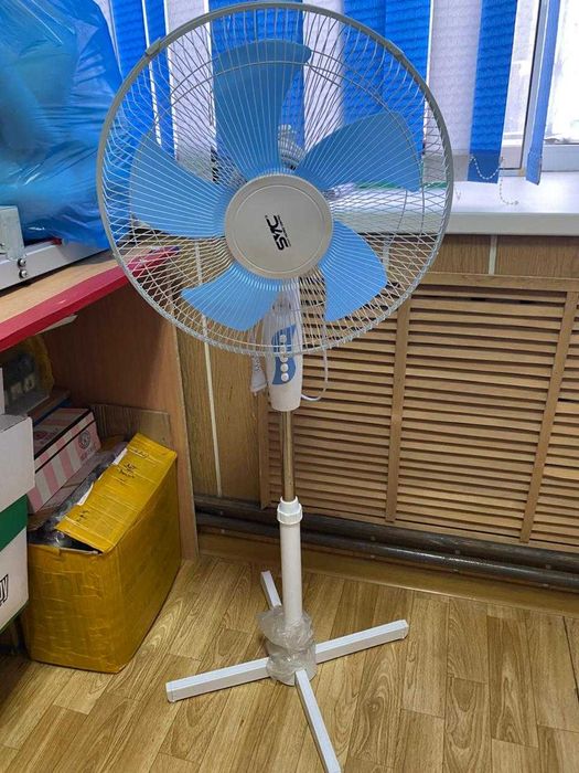 Продам вентилятор напольный