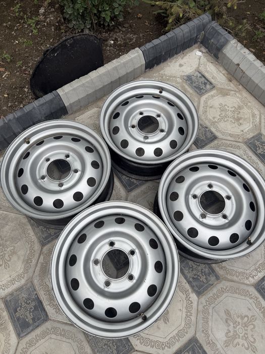 Диски на ниву R16