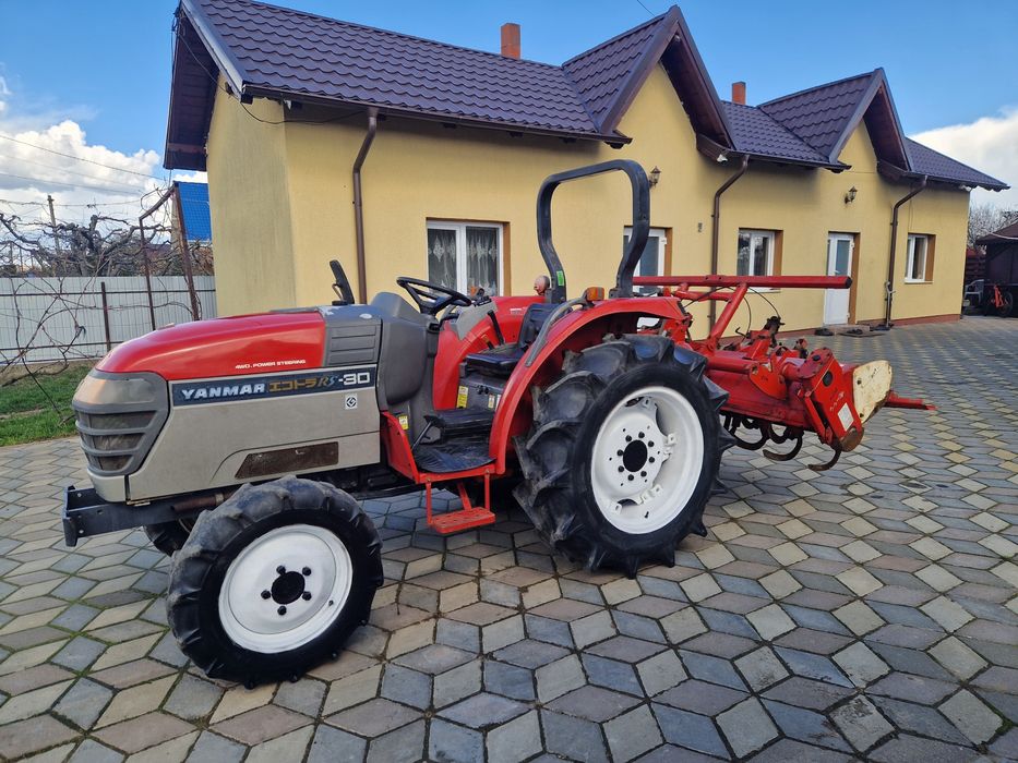 Tractor Yanmar 30 cp cu freză