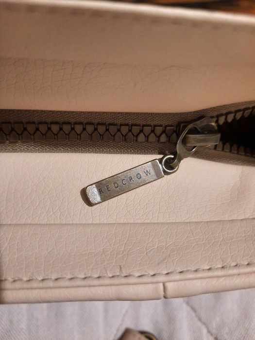 Продам сумочку redcrow